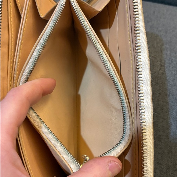 Louis Vuitton White Murakami long Wallet - Picture 9 of 16